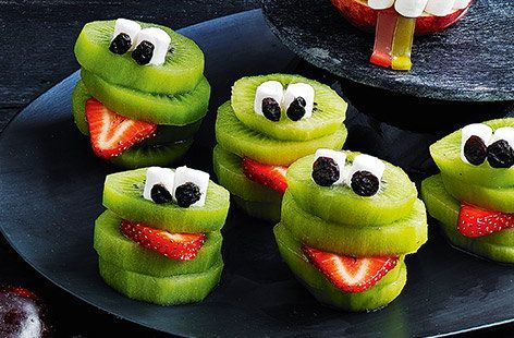 Frog Sandwich For Kids, Frog Food Ideas, Frog Themed Food, Tiana Party, Frog Food, Frog Baby Showers, Frog Birthday Party, Kids Party Snacks, Theme Snack