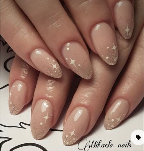 Oval Star Nails, Star Gel Nail Designs, Minimal Star Nail Art, Nude Nails Bridesmaid, Minimal Sparkle Nails, Short Almond Nails Stars, Wedding Nails Stars, Star Tip Nails, Star Wedding Nails