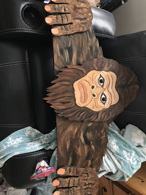 Almost done with my fence peeker. Fence Sitters, Sasquatch Party, Fence Peekers, Diy Stairs Outdoor, Bigfoot Funny, Porch Sitters, Bigfoot Party, Bigfoot Pictures, Handmade Wood Crafts