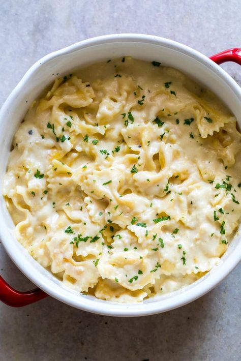 Easy one pot mac and cheese with bowtie pasta, this is one of the easiest and tastiest Bow Tie Pasta Mac And Cheese, Bowtie Mac And Cheese, Farfalle Pasta Recipes Cold, Easy Bow Tie Pasta Recipes, Bowtie Pasta Recipes Easy, Bowtie Pasta Recipe, Bowtie Pasta Recipes, One Pot Mac And Cheese, Farfalle Pasta Recipes