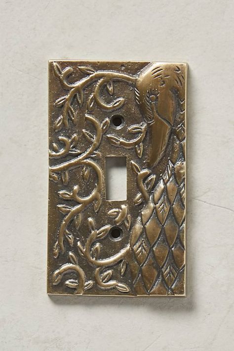 Light Switch Plates - Easy DIY Upgrade Ideas | Apartment Therapy Plate Covers Diy, Light Switch Art, Light Switch Covers Diy, Easy Home Diy Upgrades, Easy Home Diy, Appartment Decor, Diy Organizer, Light Switch Plate, Interior Design Diy