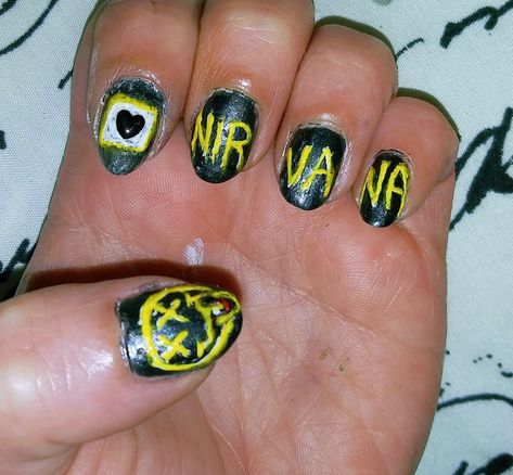 Radiohead Nails, Rock Nail Art, Nirvana Nails, Rocker Nails, Uñas Aesthetic, Rock Nails, Band Nails, Rocker Chick, Grunge Nails