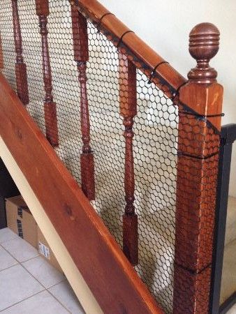 Child-proofing your home can be expensive! Here is an easy, inexpensive DIY Banister Guard that will keep your children safe for under $30! Diy Banister, Baby Proofing Stairs, Banister Baby Gate, Diy Lock, Diy Baby Gate, Toddler Proofing, Big Kid Bed, Puppy Proofing, Cat Proofing