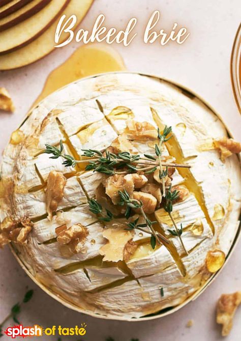 Brie In Oven, Brie Recipes Easy, Easy Baked Brie Recipe, Easy Baked Brie, Baked Brie Cheese, Baked Brie Recipe, Best Christmas Appetizers, Brie Recipes, Crowd Pleasing Appetizers