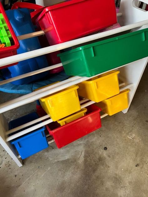 Spray Painting Plastic Bins, Repurpose Toy Bin Organizer, Spray Paint Plastic Bins, How To Paint Plastic Containers, Painting Plastic Bins, Kid Storage, Spray Paint Storage, Upcycle Toys, Toy Organization Diy