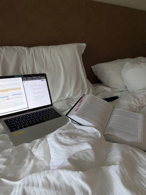 Work In Bed Aesthetic, Study Mindset, Work From Bed, In Bed Aesthetic, Laptop In Bed, Clean My Room, Bed Aesthetic, Romanticize School, Business Lady