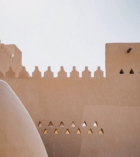 Najd Saudi Arabia, Diriyah Architecture, Diriyah Saudi Arabia, Saudi Arabia Culture Art, Najd Architecture, Riyadh Architecture, Saudi Arabia Architecture, Saudi Arabia Design, Saudi Arabia Aesthetic