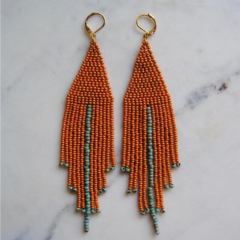 Marigold & Turquoise Beaded Fringe Earrings #Beadwork #Handmadejewelry #Jewelry #Beadedearrings #Indigenous Native American Seed Bead Earrings, Star Beaded Earrings, Brown Beaded Earrings, Round Beaded Earrings, Fringe Earring Pattern, Simple Bead Earrings, Sashiko Tutorial, Boho Beaded Earrings, Red Bead Earrings