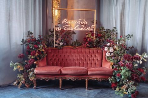 Vintage Sofa Wedding Photo Booth, Couch Backdrop Wedding, Intimate Engagement Decor, Circus Tent Wedding, Photo Lounge, Wedding Booth, Red Velvet Sofa, Diwali 2022, Floral Backdrops