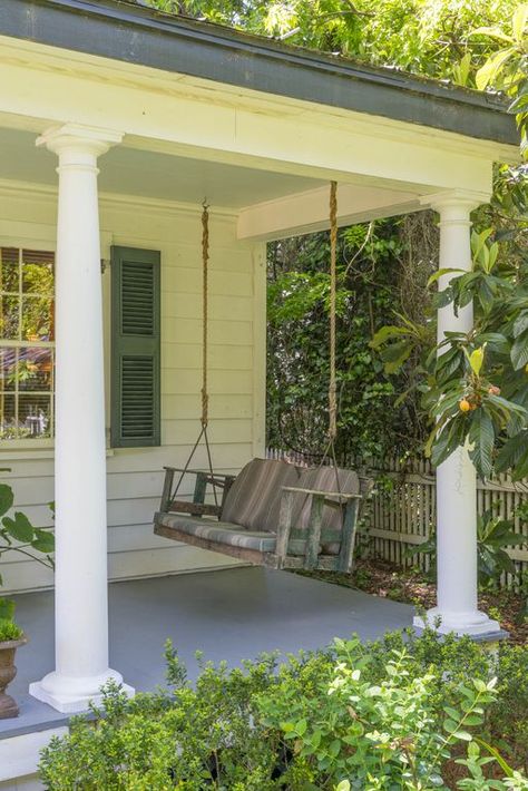 Cottage House Exterior, Small Cottage House, Small House Designs, Small Cottage House Plans, Southern Cottage, Small Cottage Homes, Small Cottages, Beaufort Sc, Cottage Exterior