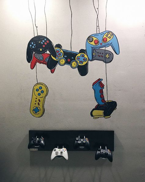 Gaming Wall Painting Ideas, Joystick Drawing, Playstation Painting, Wall Sketch, Gaming Painting, Games Pictures, Face Challenge, Thesis Ideas, Wall Drawings