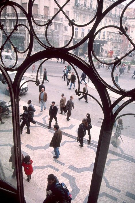 Kyle Aesthetic, Saul Leiter, Photo Composition, Magnum Photos, Lisbon Portugal, Birds Eye View, Street Photo, Film Stills, Birds Eye