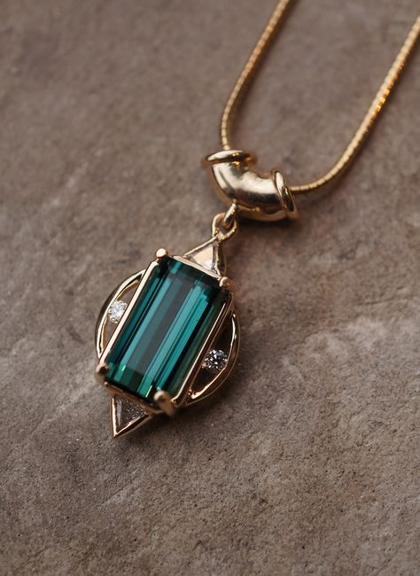 Green And Blue Jewelry, Pendent Designs, Green Tourmaline Jewelry, Gem Pendant, Bijoux Art Nouveau, New Creation, Tourmaline Pendant, Tourmaline Jewelry, Emerald Pendant