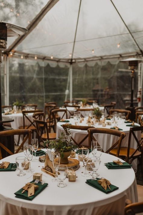 Wedding Green Table Decor, Green Outdoorsy Wedding, Emerald Green Mountain Wedding, Mountain Wedding Centerpiece Ideas, Southern Mountain Wedding, Green Outdoor Wedding Theme, Wedding Decor Mountain, Wedding Inspiration Mountain, Diy Mountain Wedding Decor