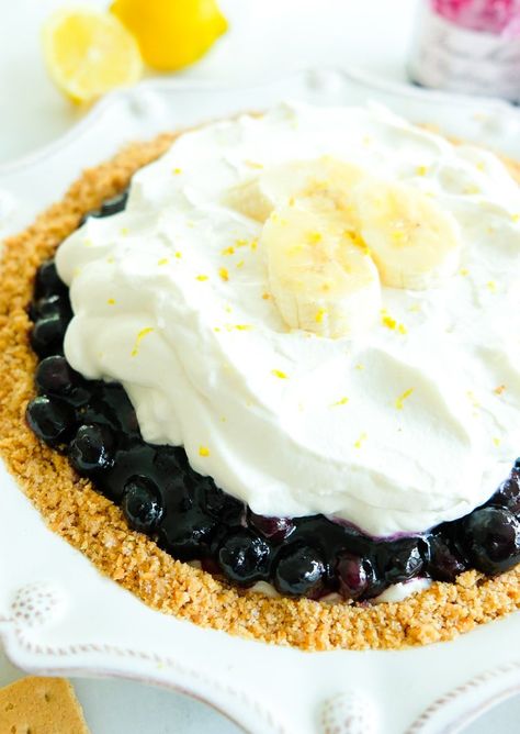 Blueberry Banana Pie Recipe, Friday Meals, Blueberry Cream Cheese Pie, Cool Whip Pies, Cream Cheese Pie Recipes, Banana Cream Pie Recipe, Canned Blueberries, Banana Pie, Blueberry Topping