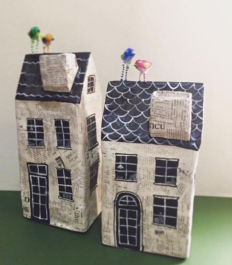 paper mache house banks Paper Mache Houses, Paper Mache Art Projects, Paper Mache House, Paper Mache Projects, Making Paper Mache, Paper Mache Boxes, Paper Mache Clay, House Crafts, Paper Mache Sculpture