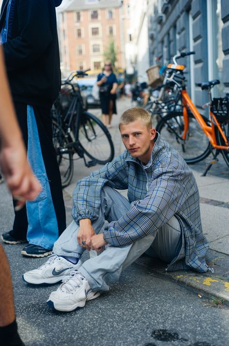 Checked Shirt Outfit, Tomboy Girls, Shirt Outfit Men, Check Shirts, Copenhagen Fashion, Copenhagen Style, Copenhagen Fashion Week, Men Street, Mens Street Style