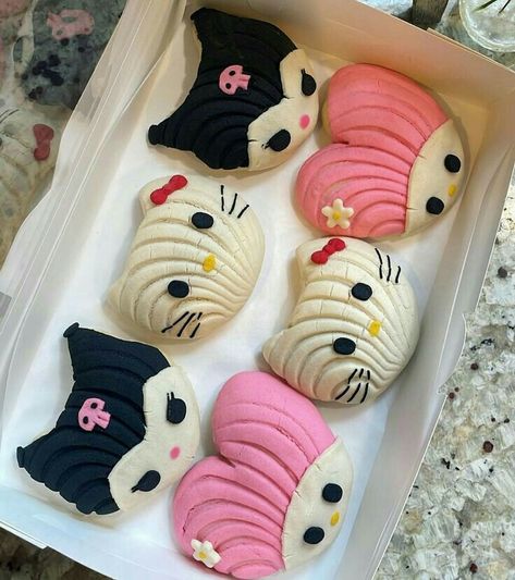 Hello Kitty Conchas, Mexican Hello Kitty, Hello Kitty Birthday Cake, Dresses Royal Blue, Pastel Cupcakes, Hello Kitty Gifts, Hello Kitty Birthday Party, Kitty Cafe, Kawaii Cooking