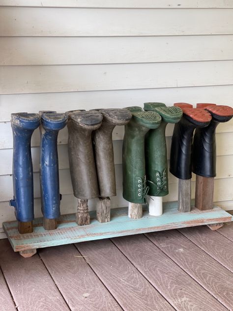 Old Table Legs Repurpose, Table Leg Repurpose Ideas, Andirons Repurposed, Table Legs Repurposed, Boot Organizer, Boot Holder, Diy Horse Barn, Boot Organization, Boot Rack