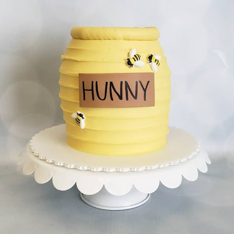 “Oh, I think I shall wish everyone a Happy Winds Day.” - Winnie the Pooh 🍯 🐝 • • • How cute is this honey pot?! It was for a smash birthday… Pooh Theme Cake, Honey Pot Cake, Hunny Pot Cake, Carrot Mug Cake, Pot Cake, Hunny Pot, Pooh Cake, Pot Cakes, Winnie The Pooh Cake