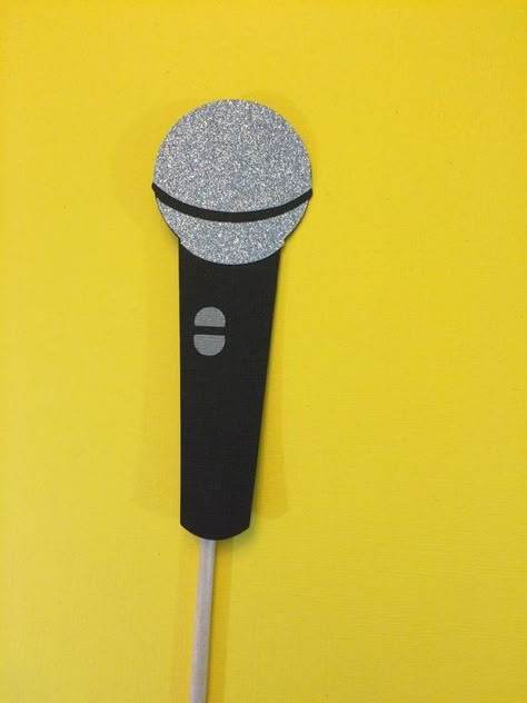 Diy Microphone, Homemade Drum, 80s Party Decorations, Party Photo Booth Props, Photo Booth Prop, Prop Making, Glitter Photo, Booth Props, Party Photo Booth