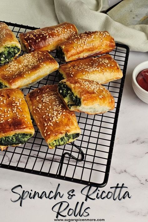 Flaky puff pastry loaded with spinach and ricotta cheese. These Spinach and Ricotta Rolls are great finger food for parties, picnics, and lunch boxes. Spinach Rolls With Puff Pastry, Bites Desserts, Ricotta Rolls, Food For Parties, Spinach Puff Pastry, Spinach Puff, Cream Cheese Spinach, Spinach Rolls, Frozen Rolls