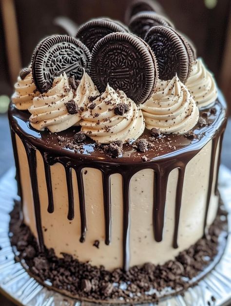 Chocolate Bar Cake, Teen Boy Birthday, Chocolate Bar Cakes, Tempting Food, Dessert Cups Recipes, Birthday Cake Decorating Ideas, Cake Designs Images, Stunning Cakes, Creative Birthday Cakes