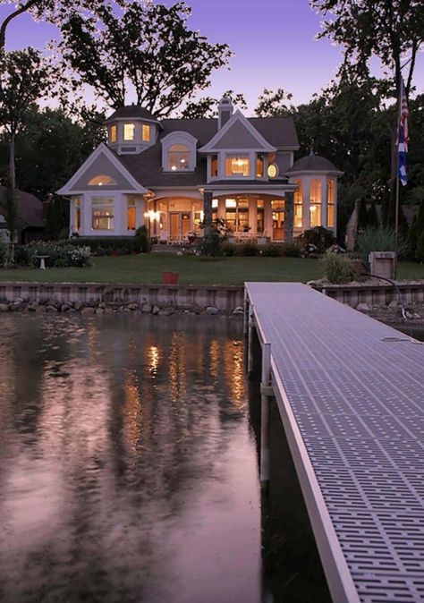 A Cape-Cod-inspired lake house designed for casual living in Michigan Lake Living, House Sitting, Pool Design, House Goals, Home N Decor, My Dream Home, Future House, Curb Appeal, Exterior Design