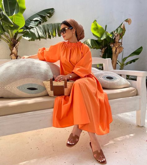 Orange Dress Outfits, Hijab Fashion Summer, Classy Summer Outfits, Stile Hijab, Modest Summer Dresses, Blouse Casual Fashion, Modest Summer Outfits, Modest Dresses Casual, Mode Abaya