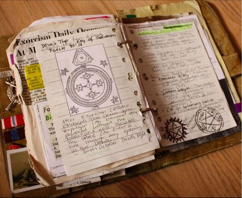 Winchester Journal, John Winchester Journal, Paranormal Aesthetic, Supernatural Drawings, Supernatural Books, John Winchester, Grimoire Book, Commonplace Book, Odaiba