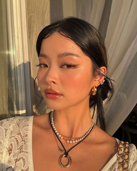 Switch To Brown Eyeliner For A Softer Everyday Makeup Caroline Hu, Jouer Cosmetics, Soft Makeup Looks, Cute Asian Babies, Brown Eyeliner, Asian Babies, Soft Makeup, Lace Dress Long, Benefit Cosmetics