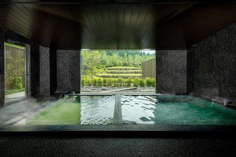 kengo kuma scatters hot spring hotel across sculpted rice terraces Japanese Farmhouse, Japanese Island, Spring In Japan, Traditional Japanese Architecture, Beppu, Farmhouse Architecture, Outdoor Baths, Wellness Hotel, Kengo Kuma