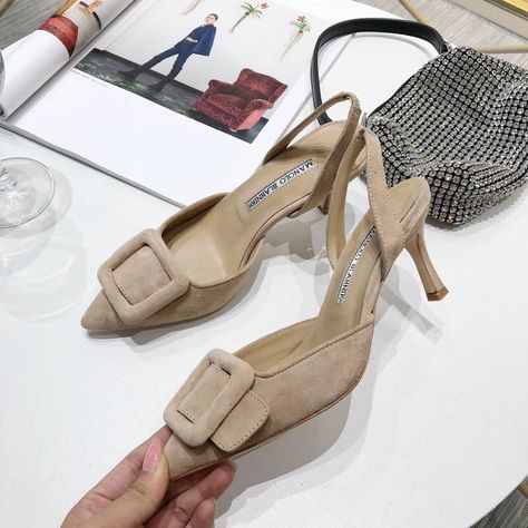 Designer Work Shoes, Manolo Blahnik Maysale, Everyday Heels, Top Women Shoes, Manolo Blahnik Heels, Shoes Heels Classy, Shoes World, Cute Slippers, Lace Heels