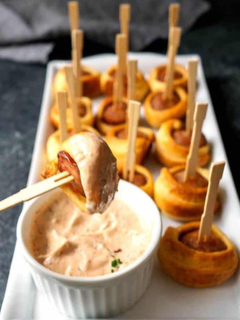 Cajun Sausage Bites with Spicy DippingSauce Mardi Gras Party Appetizers, Cajun Themed Party Food, Cajun Finger Foods, Cajun Football Food, Mardi Gras Charcuterie Board Ideas, Cajun Wedding Food, Mardi Gras Food Appetizers, Mardi Gras Food Ideas, Mardi Gras Themed Party