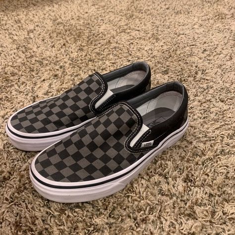 black and grey checkered vans Black Checkered Vans Outfit, Scene Kid Fashion, Checkered Vans Outfit, Vans Slip On Black, Black Slip On Vans, Tactical Fashion, Checkered Shoes, Grey Vans, Vans Checkered