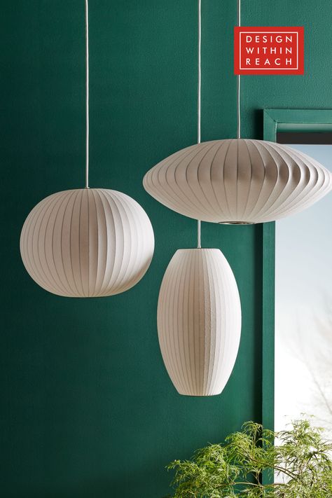 With their steel infrastructures and translucent plastic-polymer shades, George Nelson’s Bubble Lamps combine ingenuity with material innovation. Modern Pendant Lights, Pendant Lamp Design, Bubble Lamps, Pendant Ceiling Lamp, Pendant Light Design, George Nelson, Modern Floor Lamps, Authentic Design, Modern Ceiling Light