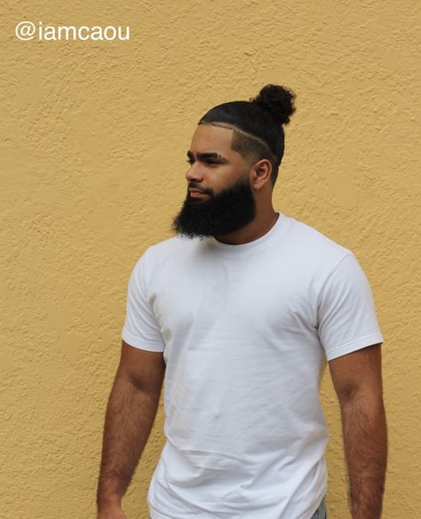 Man Bun Black, Curly Man Bun, Man Bun Curly Hair, Curly Man, Man Bun Beard, Ponytail Haircut, How To Tie Bandana, Fade Haircut Styles, Afro Ponytail