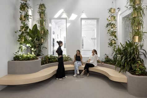 Heritage Building, Hospital Interior, Teaching Profession, Australian Interior Design, Areas Verdes, Experience Center, Interior Design Awards, Flexible Space, Clinic Design