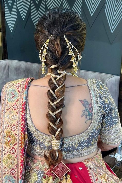 Groom Mother Hairstyle Indian, Lace Hairstyles Indian, Hairstyles For Grooms Mother, Lace Braid Hairstyles, Braid Bun Hairstyles Tutorials, Rajasthani Hairstyle, Bride Mother Hairstyle Indian, Hairstyles For Mother Of The Groom, Braided Hairstyles For Bride