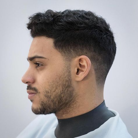 Curly Hair Haircuts, Mens Hairstyles Curly, Curly Hair Fade, Low Fade Haircut, Men Haircut Curly Hair, Wavy Hair Men, Short Curly Haircuts, Men Haircut Styles, Haircuts For Curly Hair