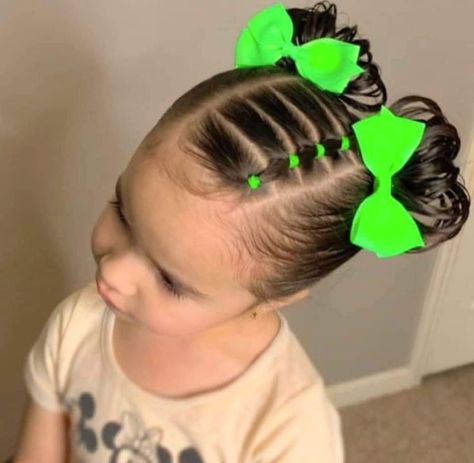 Penteados Fáceis Infantil, Toddler Hairstyles Girl Fine Hair, Baby Girl Hairstyles Curly, Easy Toddler Hairstyles, Cute Toddler Hairstyles, Girly Hairstyles, Easy Little Girl Hairstyles, Girl Hair Dos, Lil Girl Hairstyles