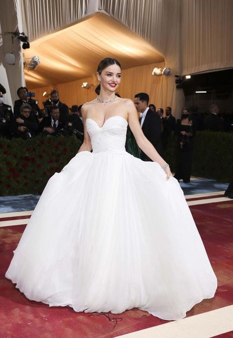 Miranda Kerr Met Gala, Miranda Kerr Red Carpet, Miranda Kerr Wedding, Zac Posen Wedding Dress, Satin Bridal Gowns, Stunning Wedding Dresses, Celebrity Red Carpet, Braids For Black Hair, Miranda Kerr