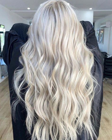 Platinový Blond, Blonde Balayage Hair, Balayage Hair Color Ideas, Bright Blonde Hair, Blonde Extensions, Summer Blonde Hair, Balayage Hair Color, Platinum Blonde Hair Color, Icy Blonde Hair