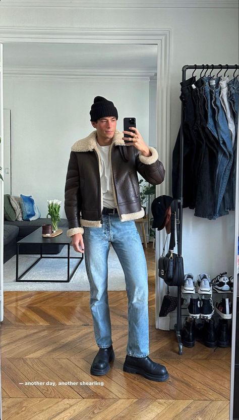 Masculine Outfits, Outfit Informal, Class Outfits, Guy Fits, Gentleman Aesthetic, Pilot Jacket, Guys Clothing Styles, Fashion Aesthetics, Winter Outfits Men