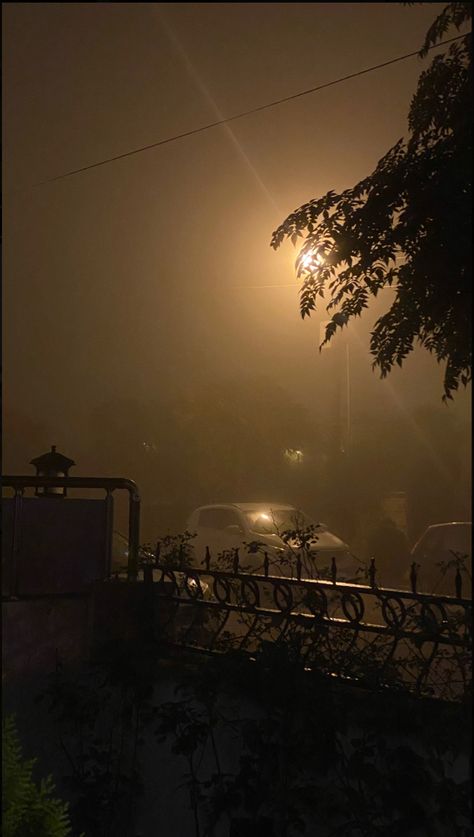 Rain Fog Aesthetic, Foggy Rain, Meet Me In The Afterglow, Chocolate Snap, Weather Wallpaper, Foggy Night, Foggy Weather, Autumn Sun, Dark Nature