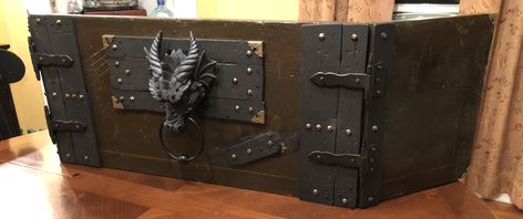 Dungeons & Dragons Custom Dungeon Masters Screen Dungeons And Dragons Dm Screen, Dnd Dungeon Master Screen, Dnd Screen Diy, Custom Dm Screen, D&d Game Room Ideas, Dm Screen Diy, Diy Dm Screen, Diy Dungeons And Dragons, Dnd Setup