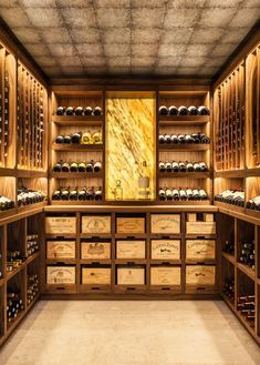 House Basement Design, Rustic Wine Room, Wine Rooms In House, Wine House Design, Wine Cave Design, Wine Room Ideas In House, Cantina Vini, Basement Wine Cellar, Wine Cellar Modern