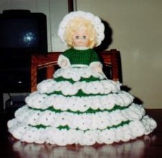 Caroline is a crochet bed doll pattern by Ricochet 1950. I originally found at Sadly, this site is no longer available. I hope she doesn't mind me sharing her beautiful patterns. I have not actua... Crochet Bed, Doll Patterns Free, Doll Crochet Pattern, Crochet Doll Dress, Indian Dolls, Worry Dolls, Sunbonnet Sue, Little Bo Peep, Doll Dress Patterns