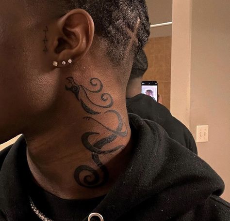 Black People Tattoos, Dark Skin Tattoo, Black Men Tattoos, Small Neck Tattoos, Side Neck Tattoo, Tattoo Neck, Half Sleeve Tattoos For Guys, Neck Tattoo For Guys, Tasteful Tattoos