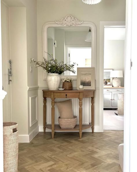 Top 35 Console Table Hallway Ideas for a Welcoming Home Entrance - placeideal.com Entrance Console Table Decor, Entrance Hall Tables, Entrance Console Table, Entrance Tables, Console Table Decor, Entrance Console, Table Hallway, White Console Table, Black Console Table